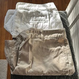 NWT Lot of 2 women’s Loft 6” shorts (khaki and white) size 10